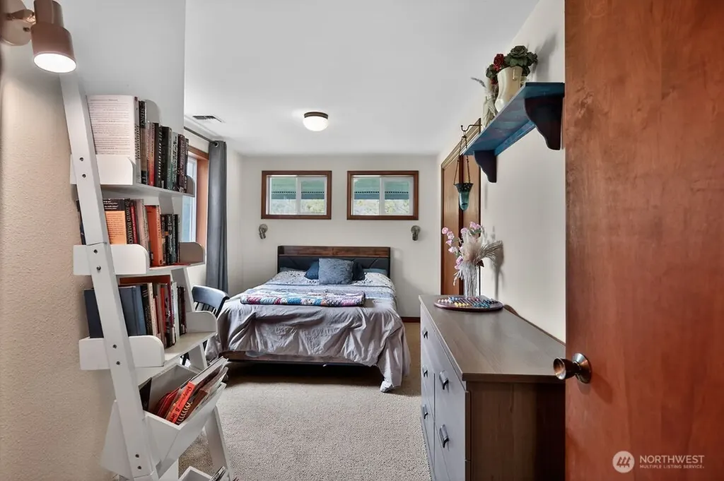 91 W Goforth Road Sequim WA 98382