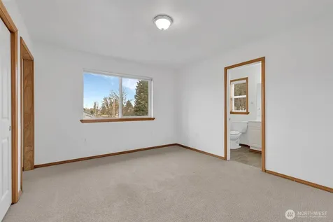 713 3rd Avenue S Kent WA 98032