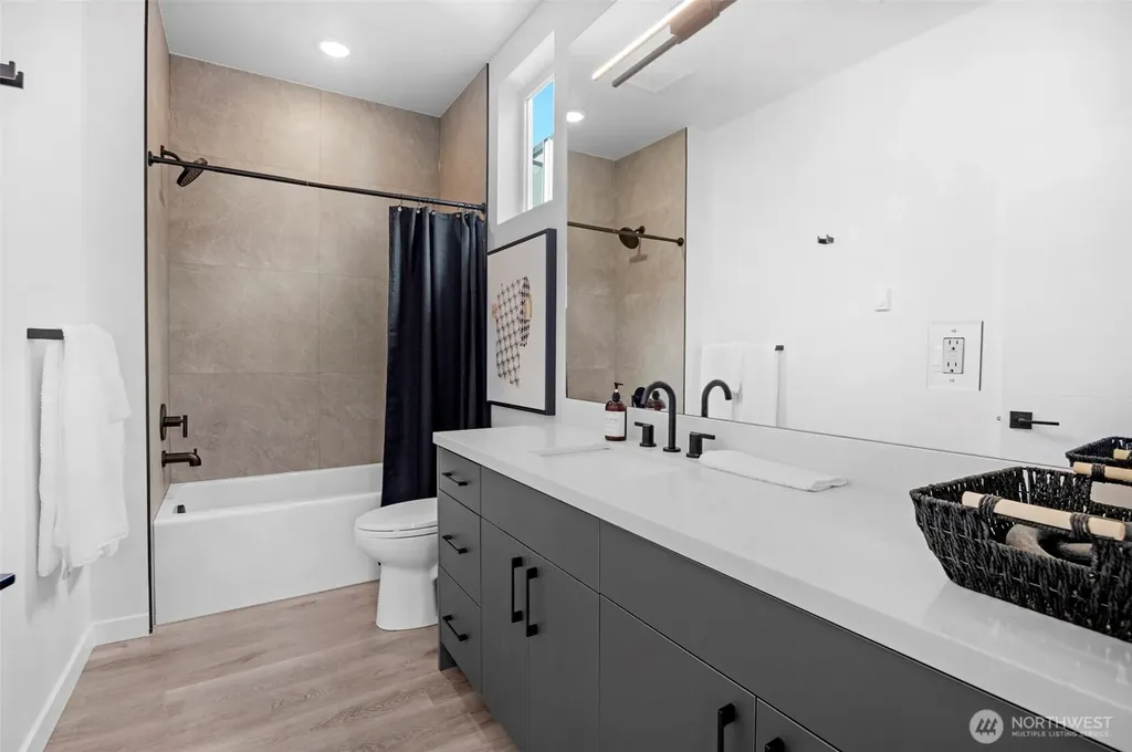 6727 Carleton Avenue S Seattle WA 98108