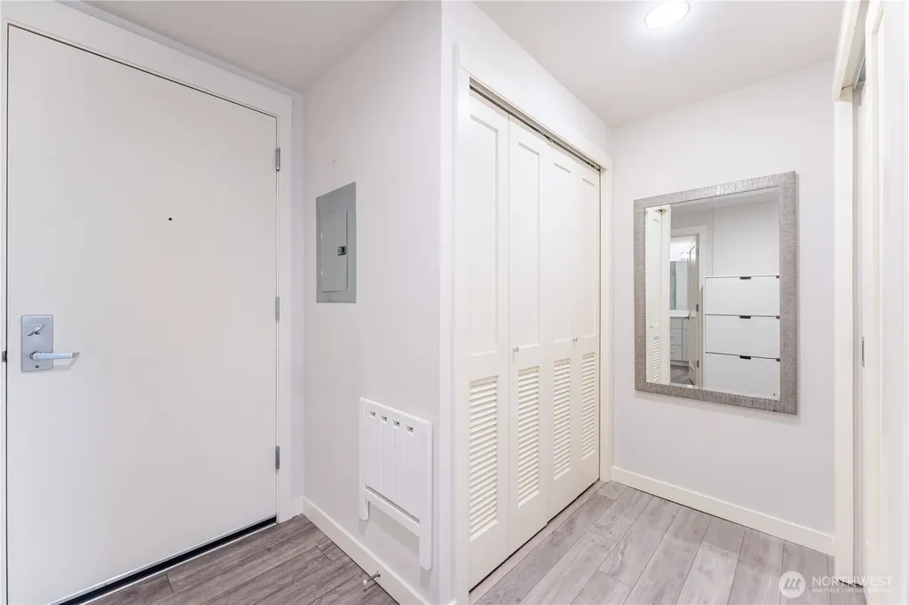 76 Cedar Street Seattle WA 98121