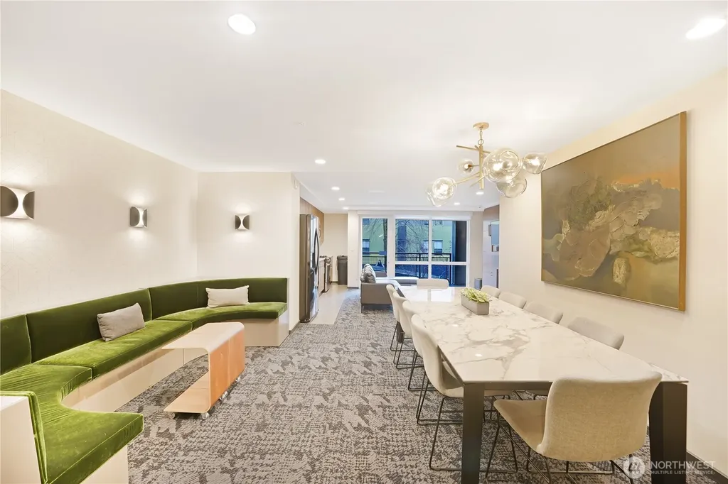76 Cedar Street Seattle WA 98121