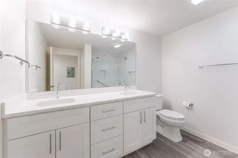 76 Cedar Street Seattle WA 98121
