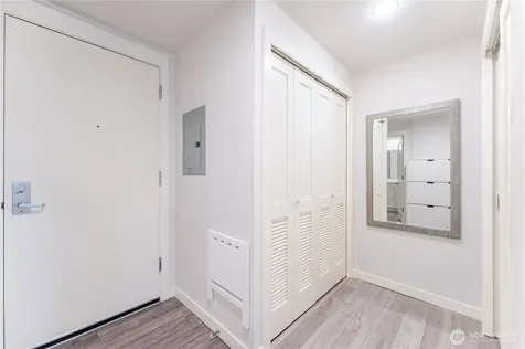 76 Cedar Street Seattle WA 98121