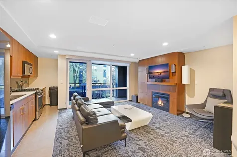 76 Cedar Street Seattle WA 98121