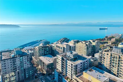 76 Cedar Street Seattle WA 98121