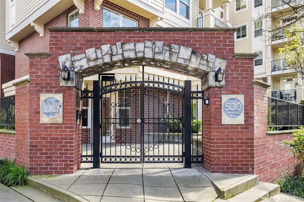 530 4th Avenue W Seattle WA 98119