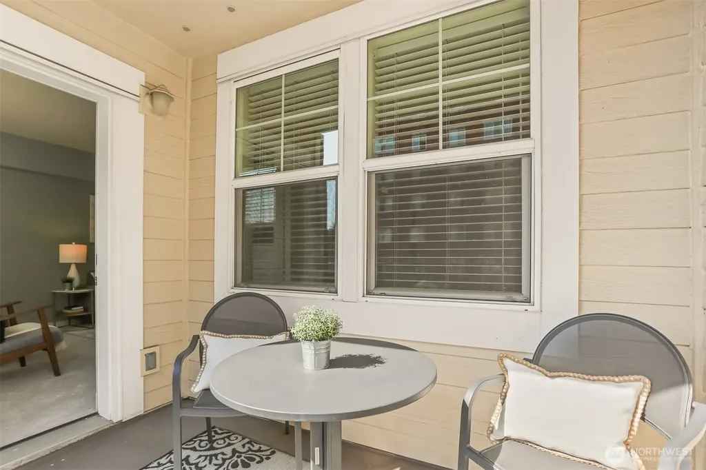530 4th Avenue W Seattle WA 98119