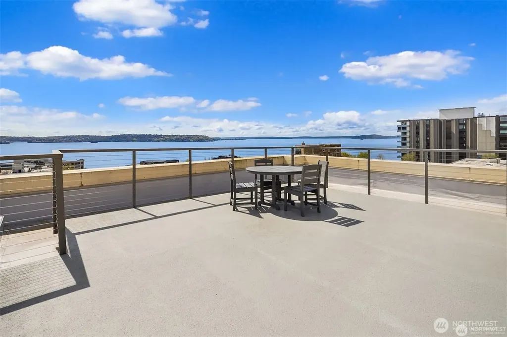 530 4th Avenue W Seattle WA 98119