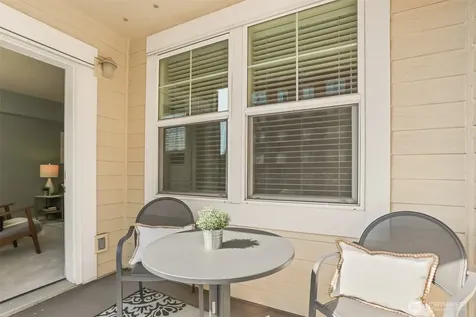 530 4th Avenue W Seattle WA 98119