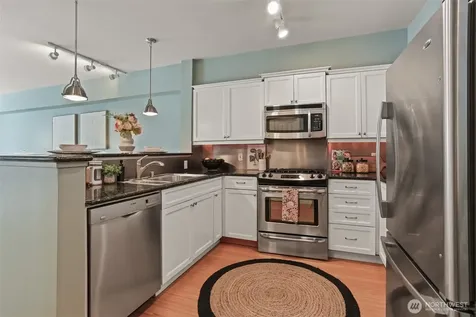 530 4th Avenue W Seattle WA 98119