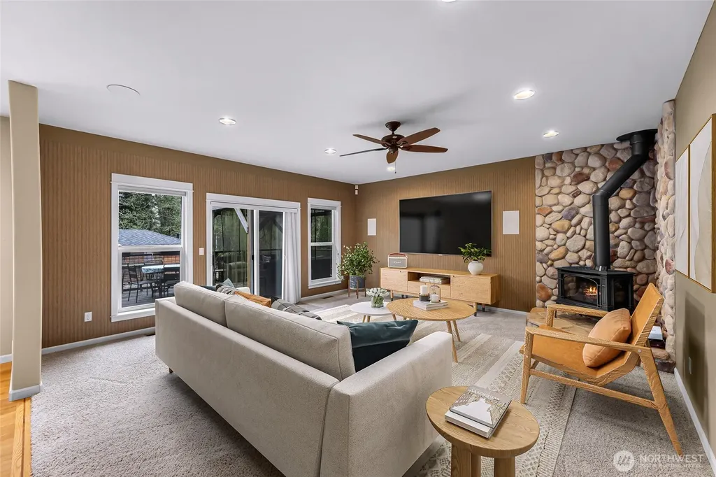 4879 Robinwood Lane Bow WA 98232