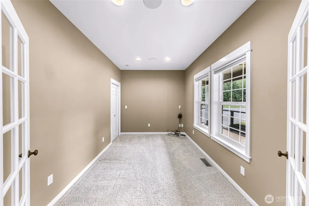 4879 Robinwood Lane Bow WA 98232