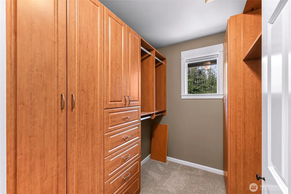 4879 Robinwood Lane Bow WA 98232