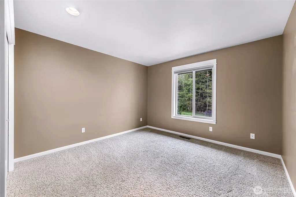 4879 Robinwood Lane Bow WA 98232