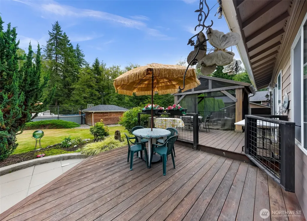 4879 Robinwood Lane Bow WA 98232