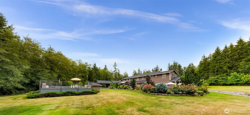 4879 Robinwood Lane Bow WA 98232