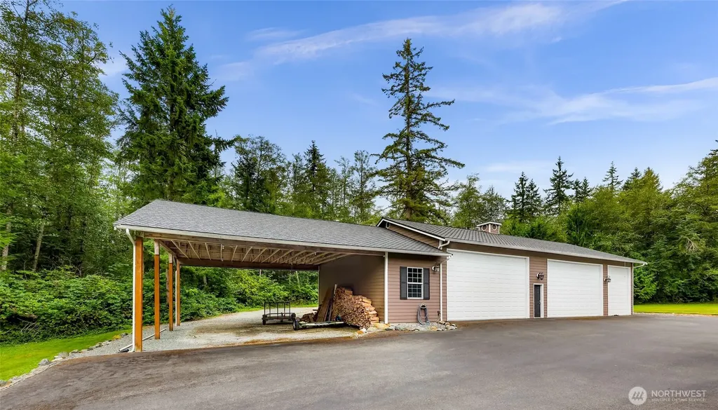 4879 Robinwood Lane Bow WA 98232