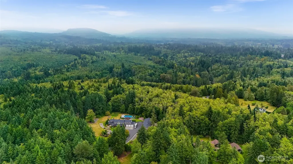 4879 Robinwood Lane Bow WA 98232