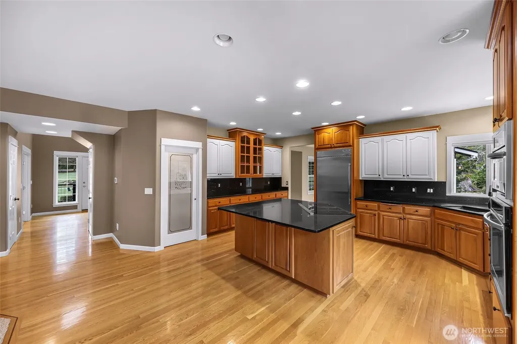 4879 Robinwood Lane Bow WA 98232