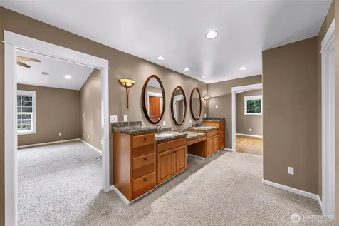4879 Robinwood Lane Bow WA 98232