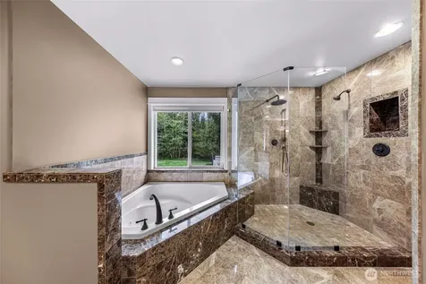 4879 Robinwood Lane Bow WA 98232