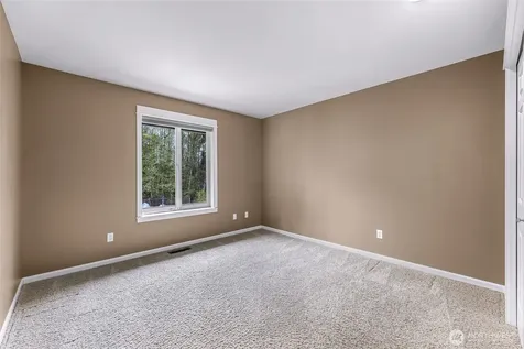 4879 Robinwood Lane Bow WA 98232