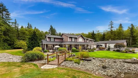 4879 Robinwood Lane Bow WA 98232