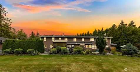 4879 Robinwood Lane Bow WA 98232