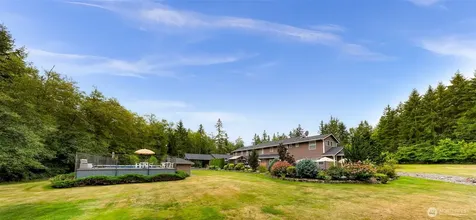 4879 Robinwood Lane Bow WA 98232