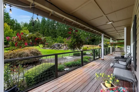 4879 Robinwood Lane Bow WA 98232