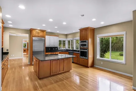 4879 Robinwood Lane Bow WA 98232