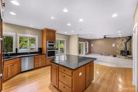 4879 Robinwood Lane Bow WA 98232