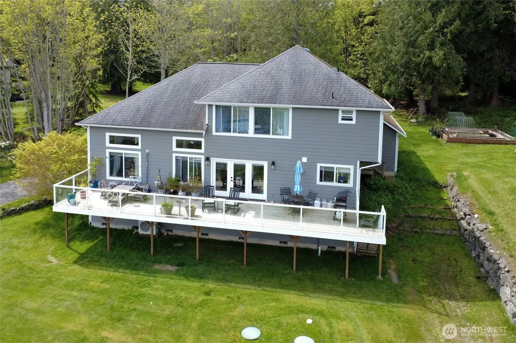 8101 NE Hunt Club Lane Hansville WA 98340