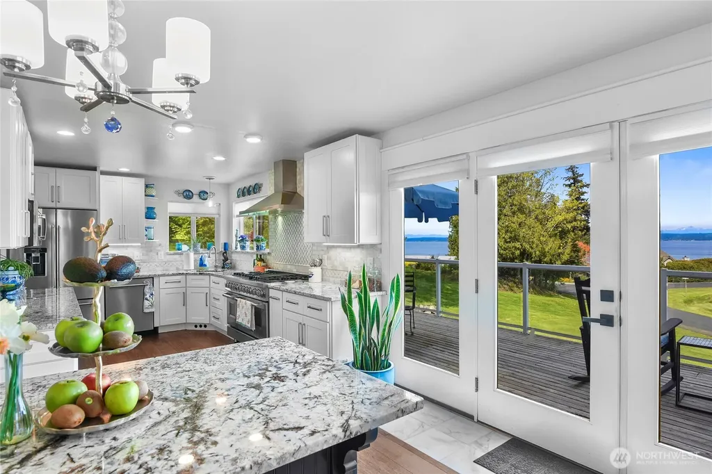8101 NE Hunt Club Lane Hansville WA 98340