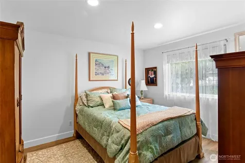8101 NE Hunt Club Lane Hansville WA 98340