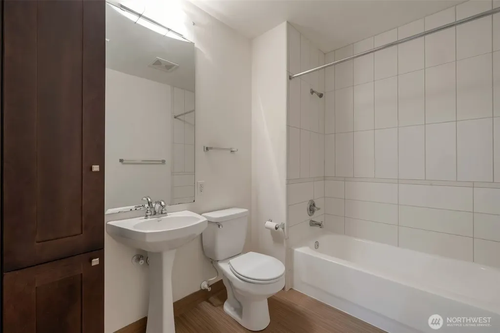 1610 Belmont Avenue Seattle WA 98122
