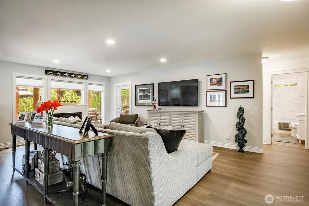 4003 Hoier Blaine WA 98230