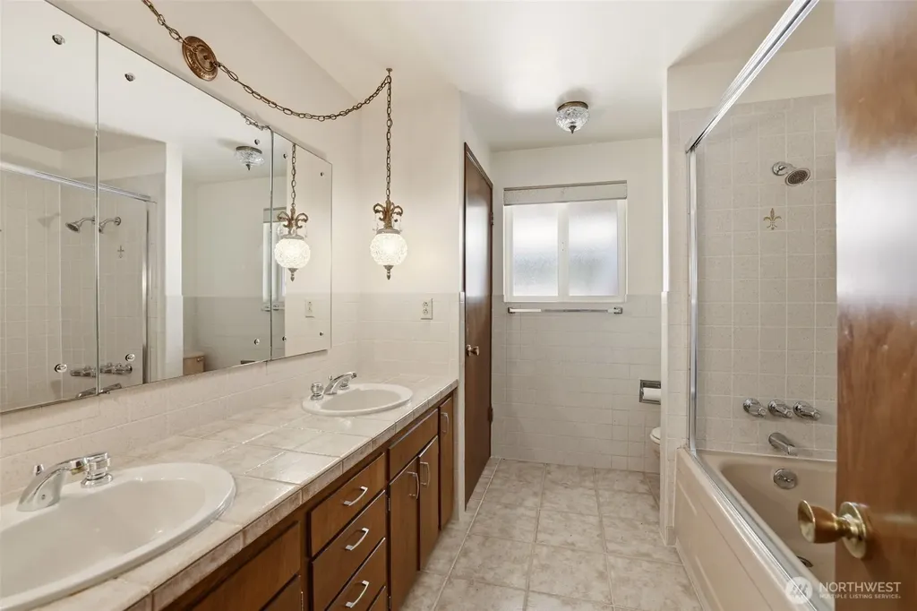 8957 188th Street SW Edmonds WA 98026