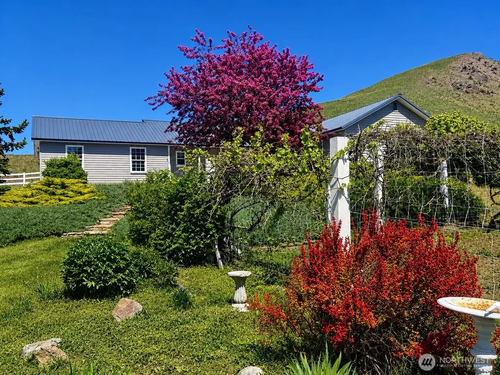 492 Pine Creek Road Tonasket WA 98855