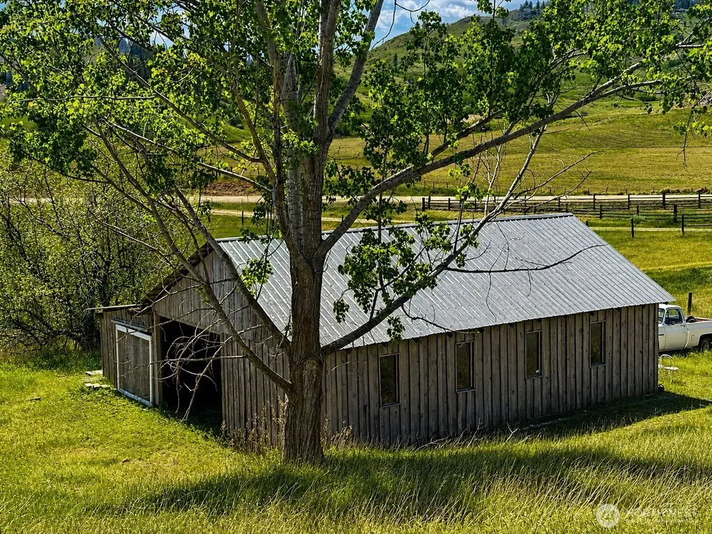 492 Pine Creek Road Tonasket WA 98855