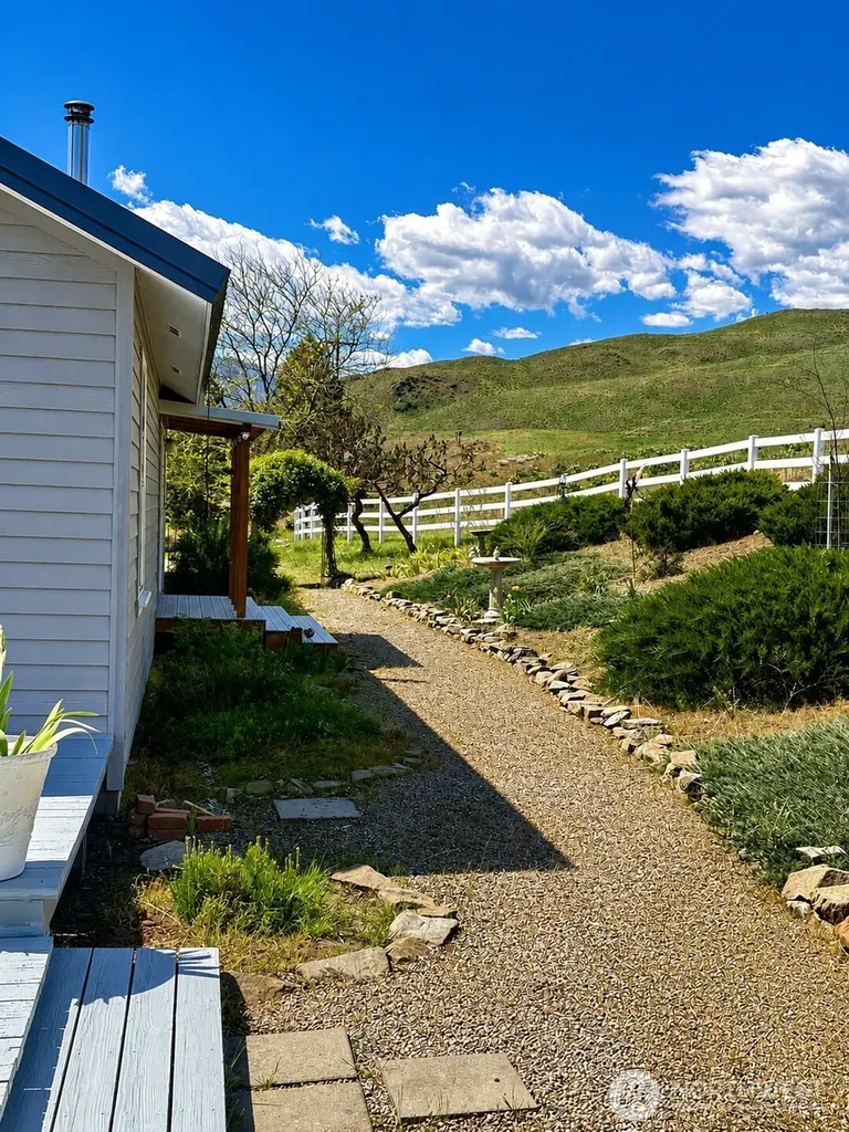 492 Pine Creek Road Tonasket WA 98855