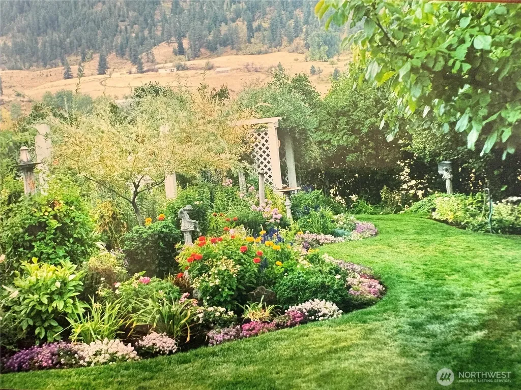 492 Pine Creek Road Tonasket WA 98855