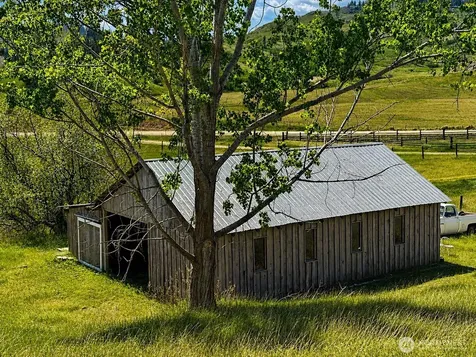 492 Pine Creek Road Tonasket WA 98855