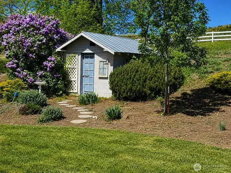 492 Pine Creek Road Tonasket WA 98855