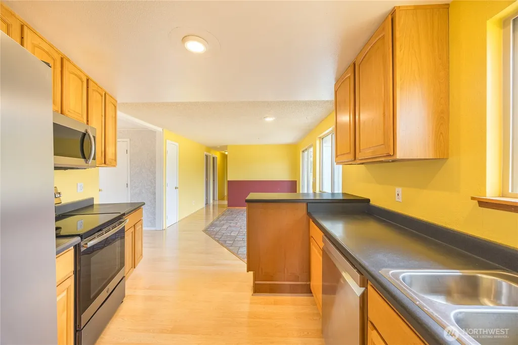 1012 River Road Sequim WA 98382
