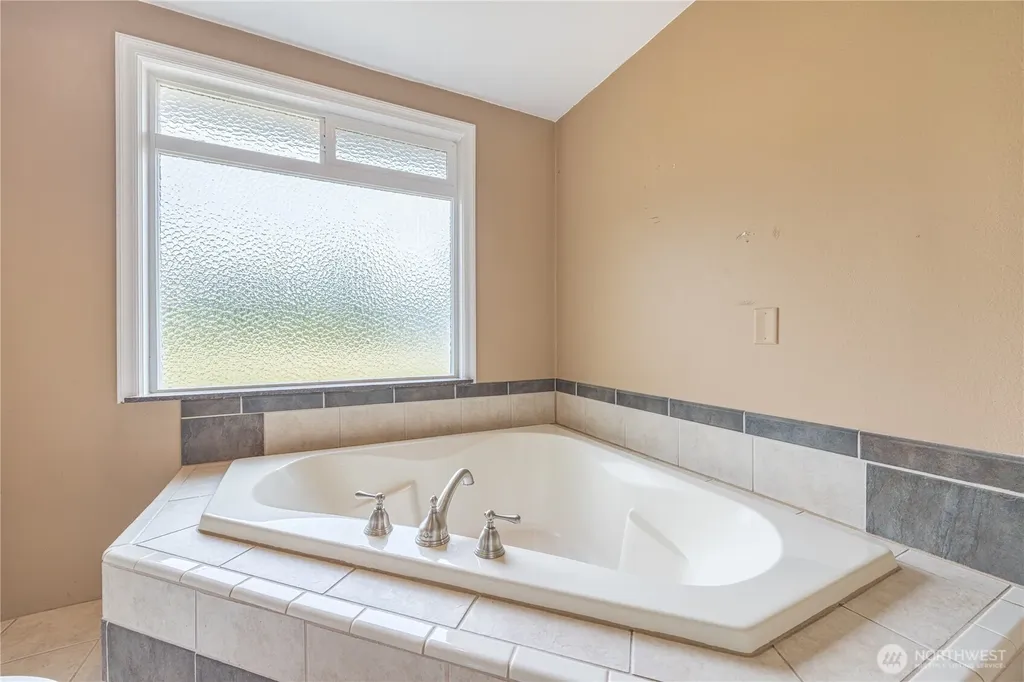 1012 River Road Sequim WA 98382