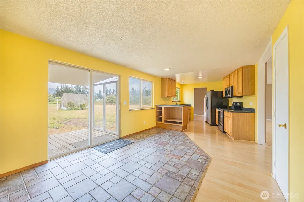 1012 River Road Sequim WA 98382