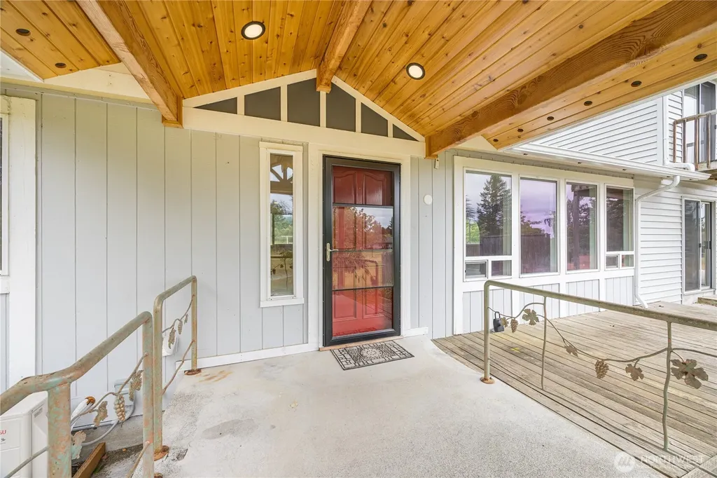 1012 River Road Sequim WA 98382