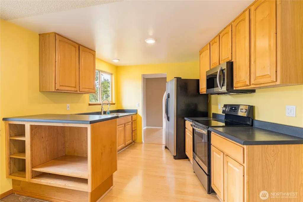 1012 River Road Sequim WA 98382