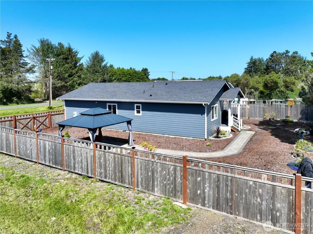 200 Ocean Shores Blvd Boulevard NW Ocean Shores WA 98569